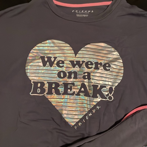 “Friends” Matching Set - Picture 2 of 5